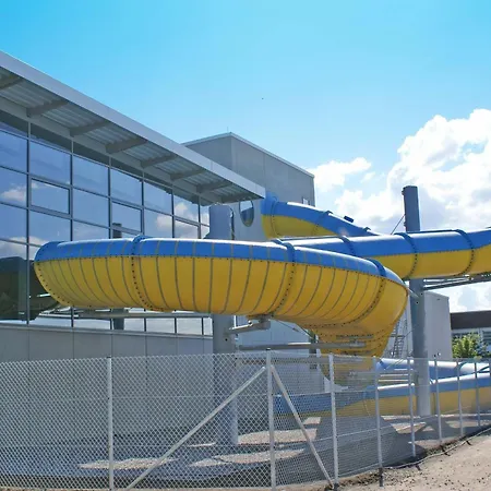 Zeltdachhaus Mit Zaun In Strandnaehe 度假居 达普