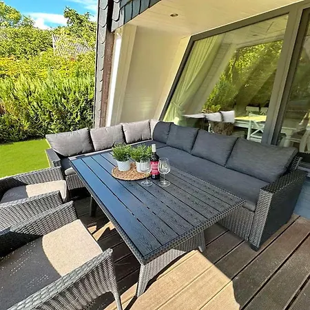 Zeltdachhaus Mit Zaun In Strandnaehe 度假居 *